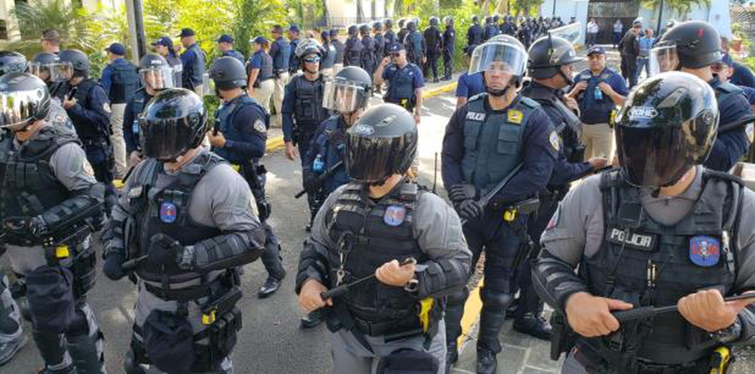 La situación provocó la movilización de agentes de Operaciones Tácticas y la unidad motorizada del Negociado de la Policía de Puerto Rico. (xavier.araujo@gfrmedia.com)