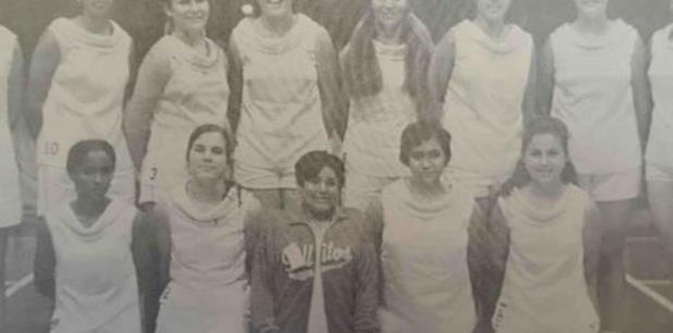 Primer equipo de voleibol femenino que ganó en la LAI, UPR de Río Piedras. (suministrada)