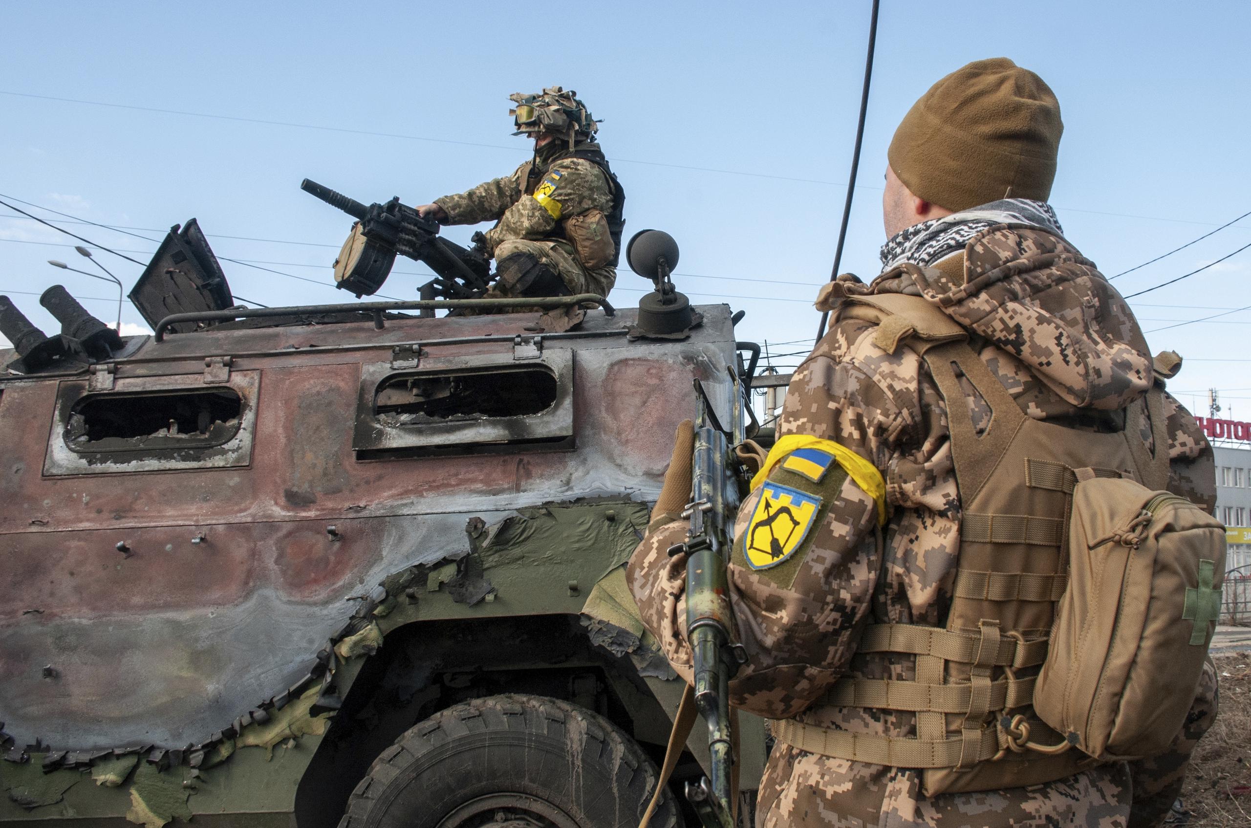 Los bombardeos del ejército ruso alcanzaron objetivos civiles en la segunda mayor ciudad de Ucrania de nuevo el martes.