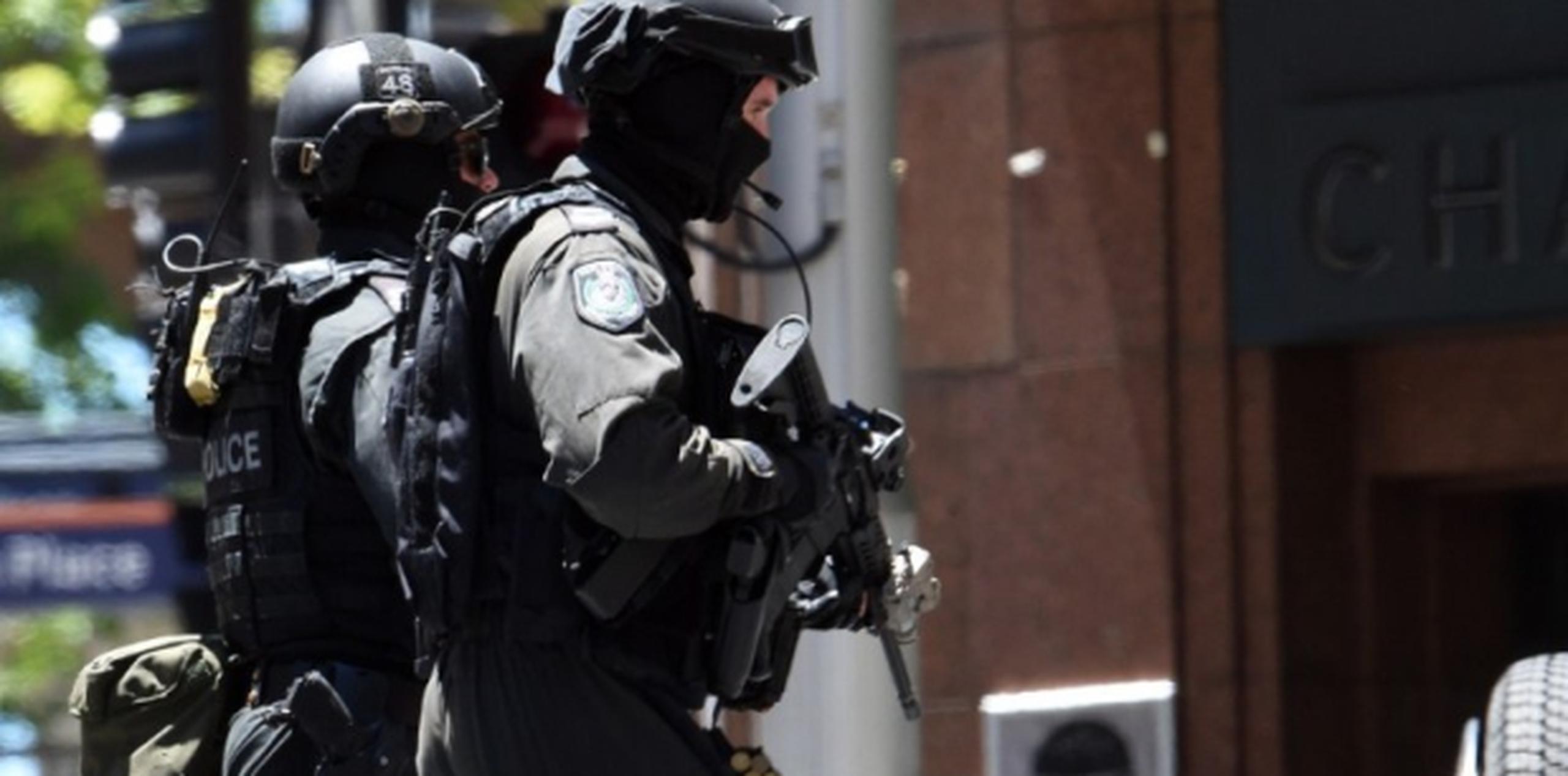 La Policía australiana ha cerrado parte del centro de Sídney y evacuado a los residentes como medida de precaución.(AFP/Saeed Khan)

