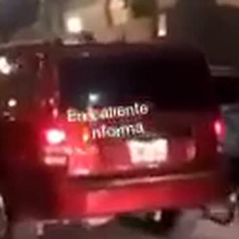 Captan jóvenes vandalizando autos en Viejo San Juan
