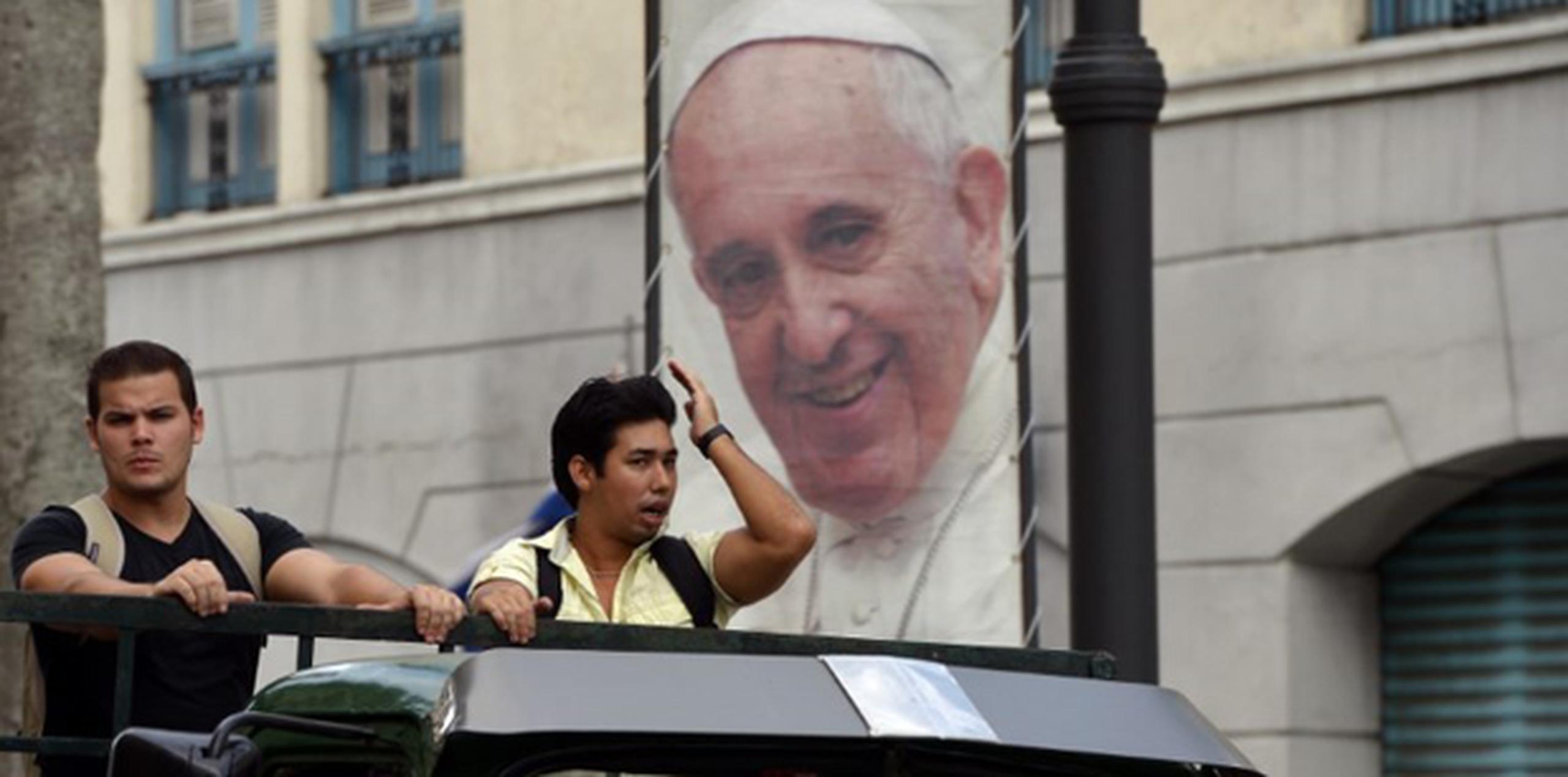 Observadores papales indicaron que es probable que Francisco reitere ante el pueblo cubano sus ideas sobre la libertad de expresión y asociación. (AFP)