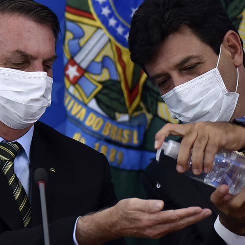 Guerra entre Jair Bolsonaro y su equipo de Salud