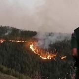 Desalojan a 4,000 personas por incendios en Islas Canarias

