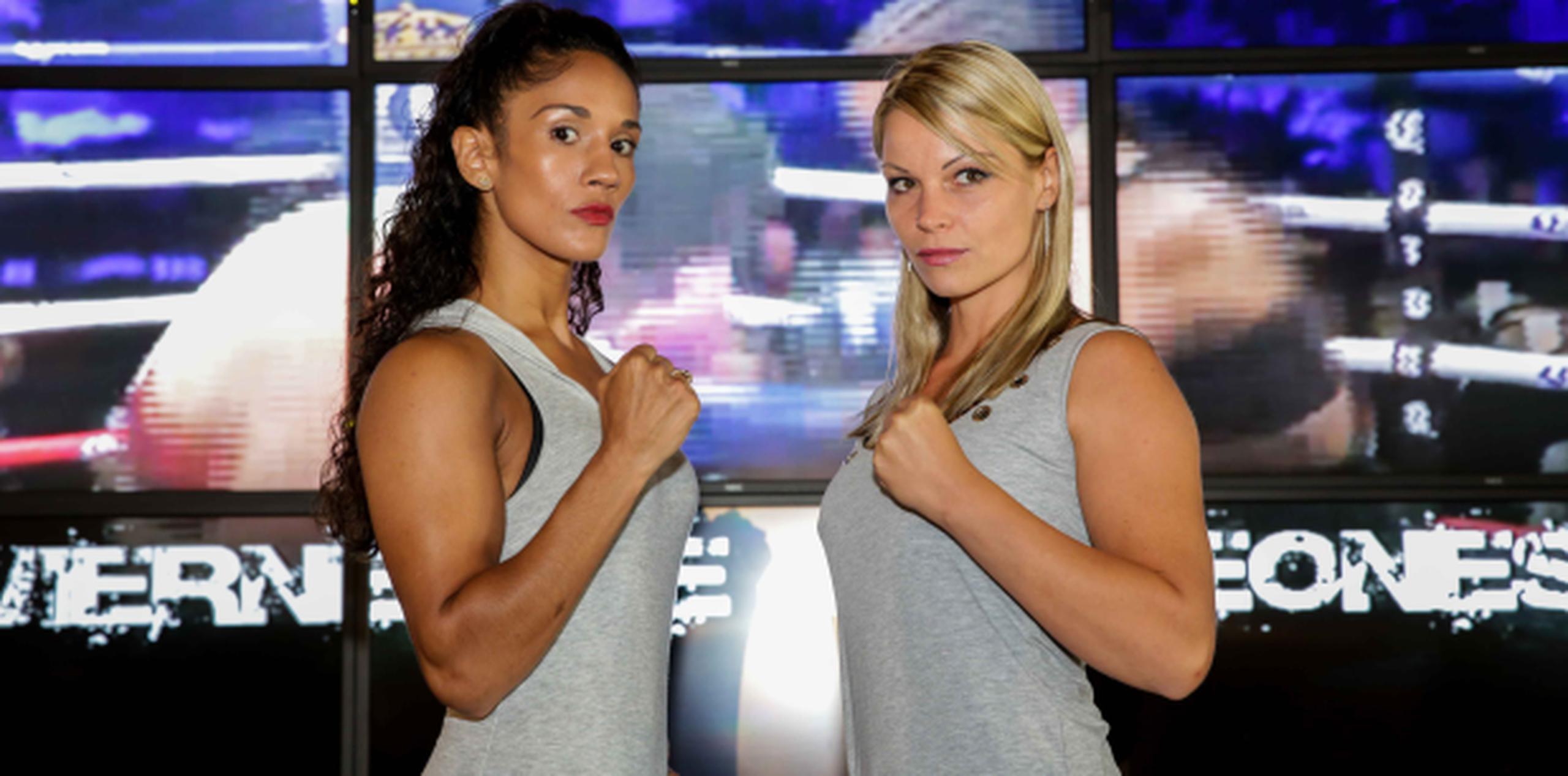 La primera vez que Amanda Serrano (izquierda) y Edina Kiss se enfrentaron, la boxeadora puertorriqueña ganó por nocaut técnico en cuatro asaltos. (Iván Ojeda / PRBBP)