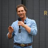 Matthew McConaughey aventaja a gobernador de Texas en encuesta 