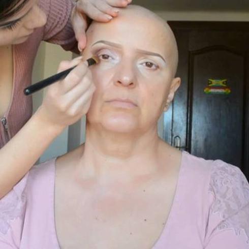 Tutorial de maquillaje para mujeres con cáncer