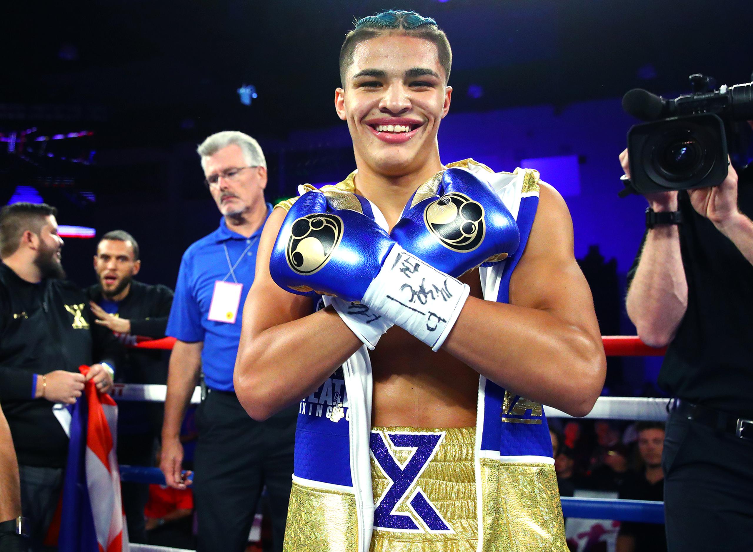 El prospecto puertorriqueño Xander Zayas es señalado como una futura estrella del boxeo rentado. Suministrada / Top Rank