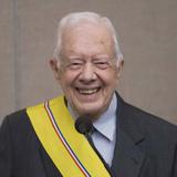 Jimmy Carter está "despierto y caminando" tras cirugía