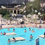Remolino de polvo causa pavor en piscina de hotel en Las Vegas