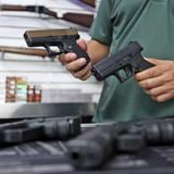 Tribunal Supremo decidirá si se puede prohibir a maltratadores tener armas