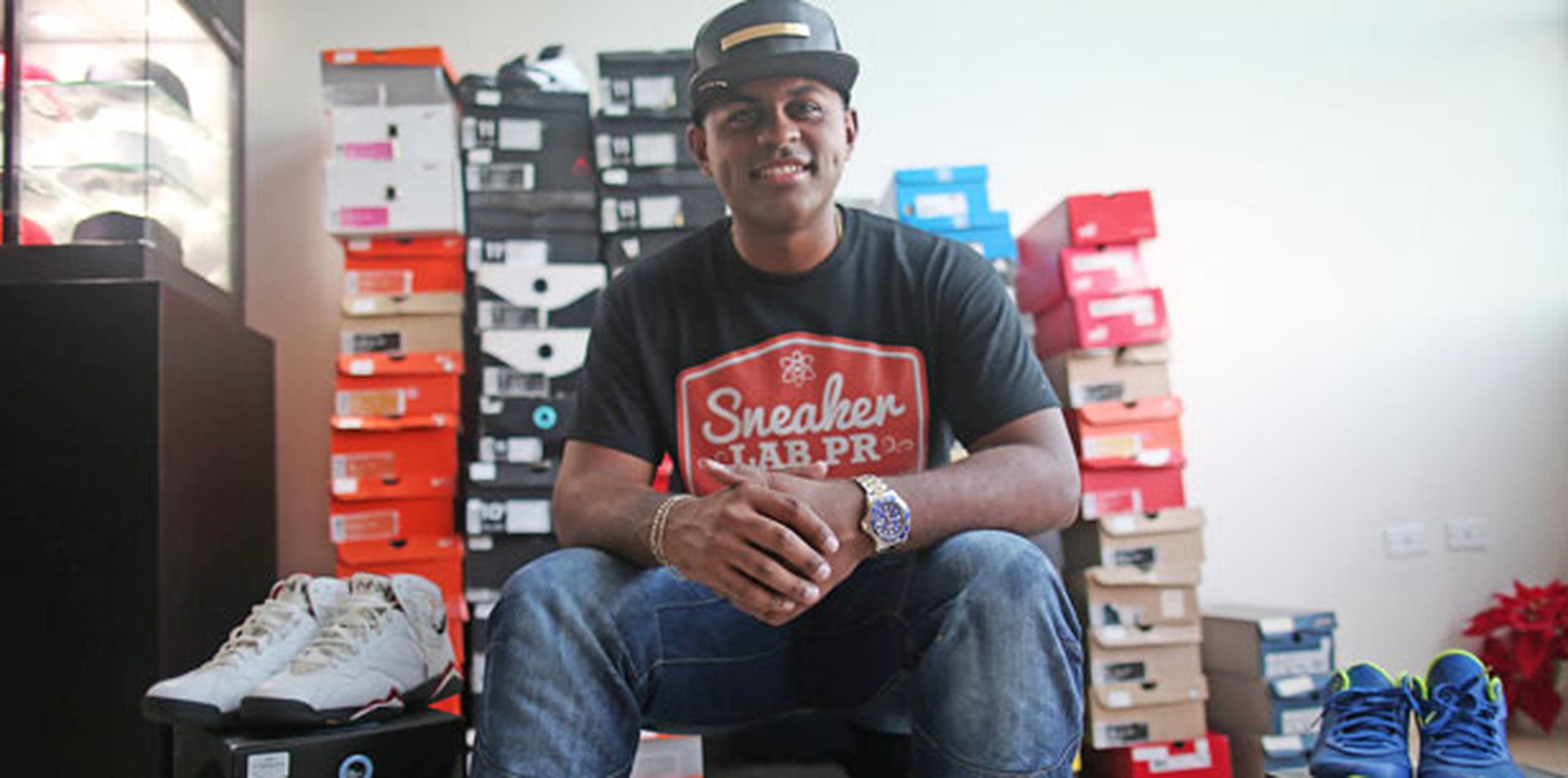 Francisco Pizarro, creador de la cuenta Sneakerlabpr, colecciona más de 90 pares de zapatos, en su mayoría de la marca Nike. (david.villafne@gfrmedia.com)