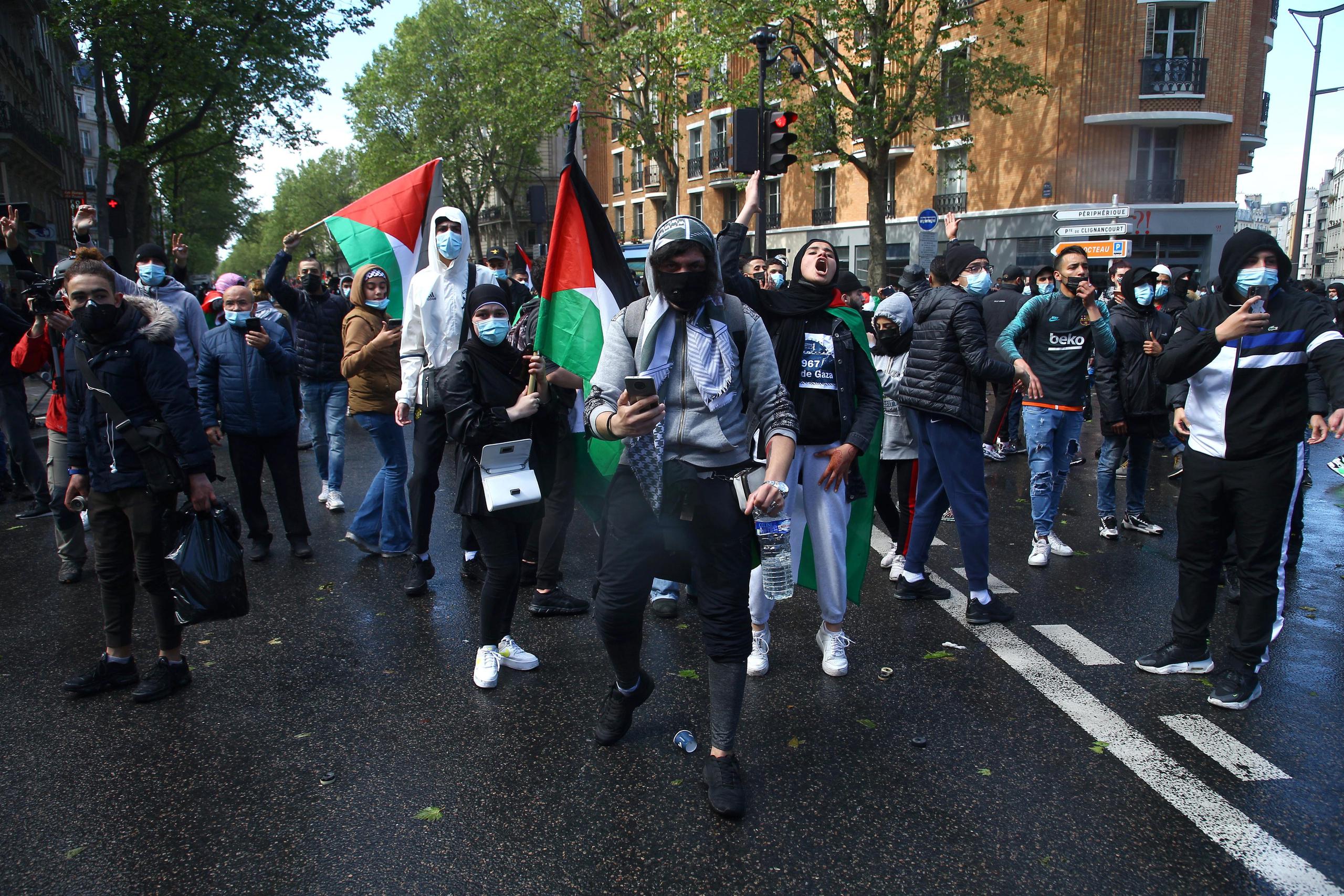 Manifestantes en favor de Palestina en una calle de Francia.
