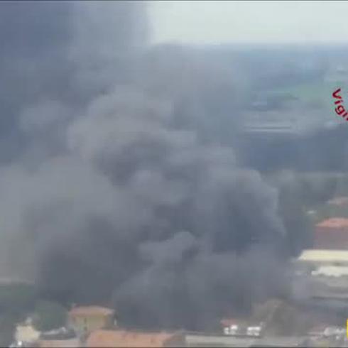 Imágenes de la fuerte explosión en autopista de Italia