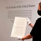 Subastarán copia de la Constitución de Estados Unidos valorada en $20 millones