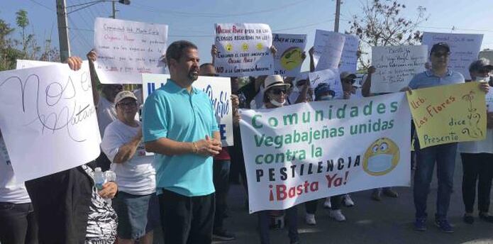 Protestan Por Emanaciones En Vega Baja Primera Hora