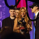 Shakira dedica su Latin Grammy al público español 