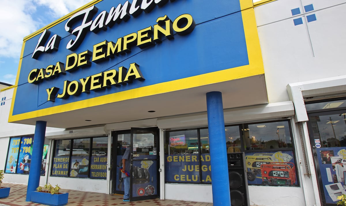 La Familia Casa De Empeno Dice Que Abrio Porque Son Una Institucion Financiera Primera Hora