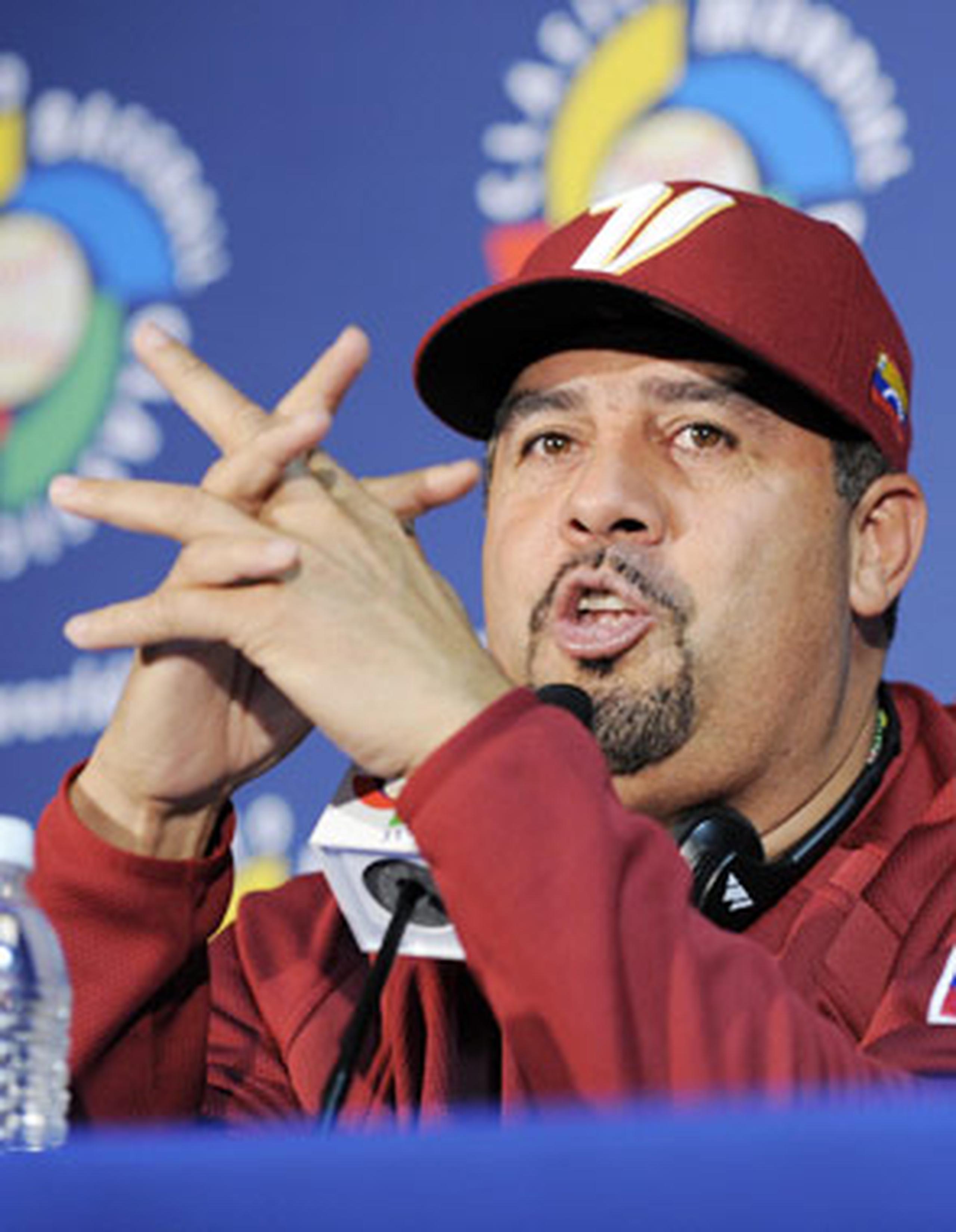 El dirigente Luis Sojo confía en que el desempeño del equipo alivie la pérdida de Hugo Chávez. (Archivo)