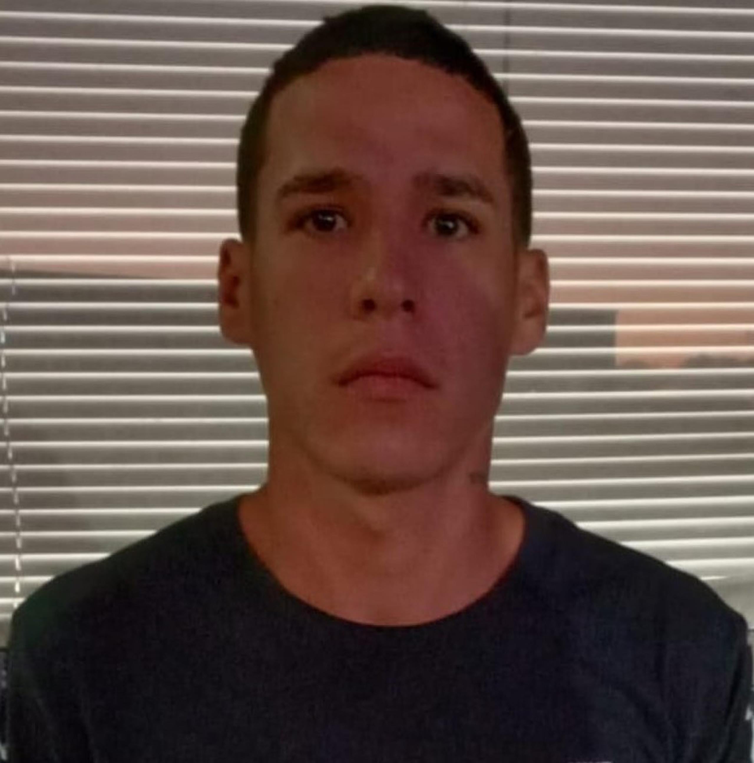 Christian José Rivera Rosario de 25 años, contra quien pesaba una orden de arresto federal emitida por la Administración de Control de Drogas (DEA) del estado de Nueva York, fue capturado en Toa Alta.