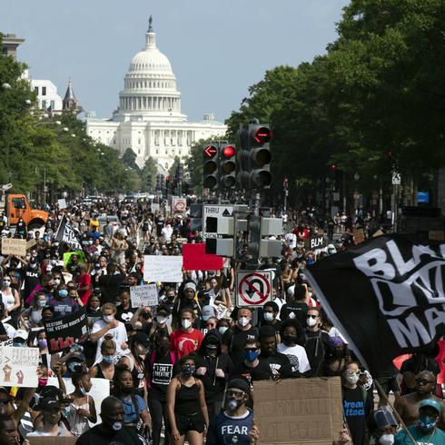 Masiva protesta antirracista en Washington