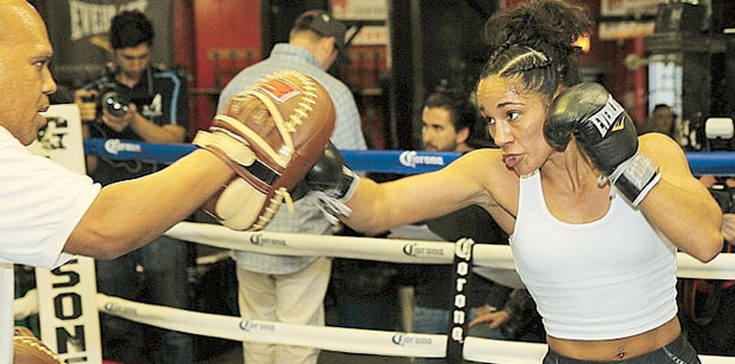 Amanda Serrano lleva entrenando cerca de dos meses para el duelo del 30 de julio en el Barclays Center. (Archivo)