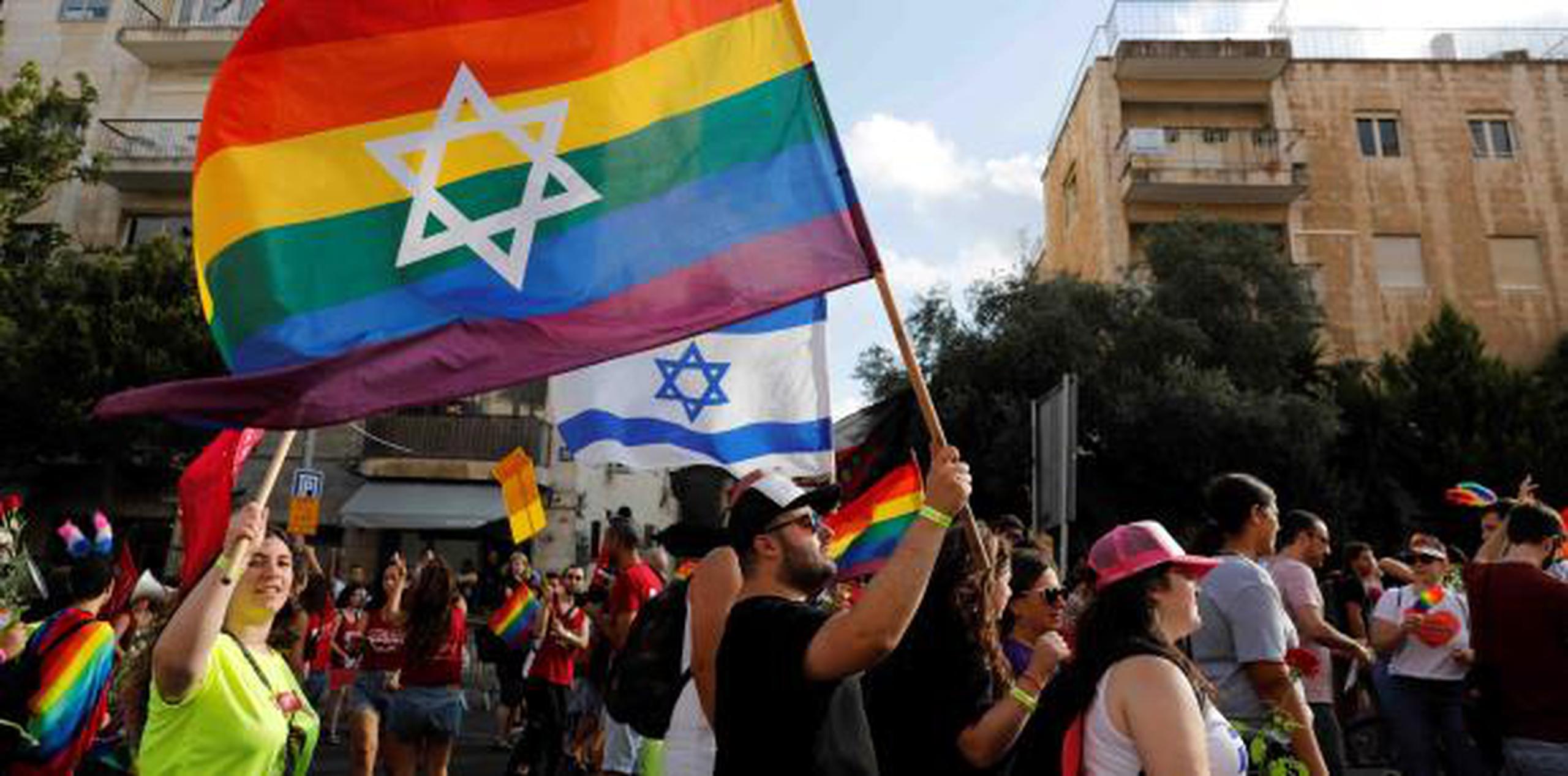 Estos cambios contrastan que en Jerusalén el desfile del Orgullo se desarrolla con extrema protección policial. (AP)
