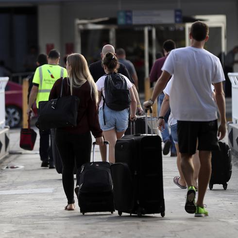 Dos terremotos no detienen al aeropuerto de Puerto Rico