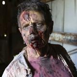 Sexagenaria cumple sueño de trabajar en “The Walking Dead”