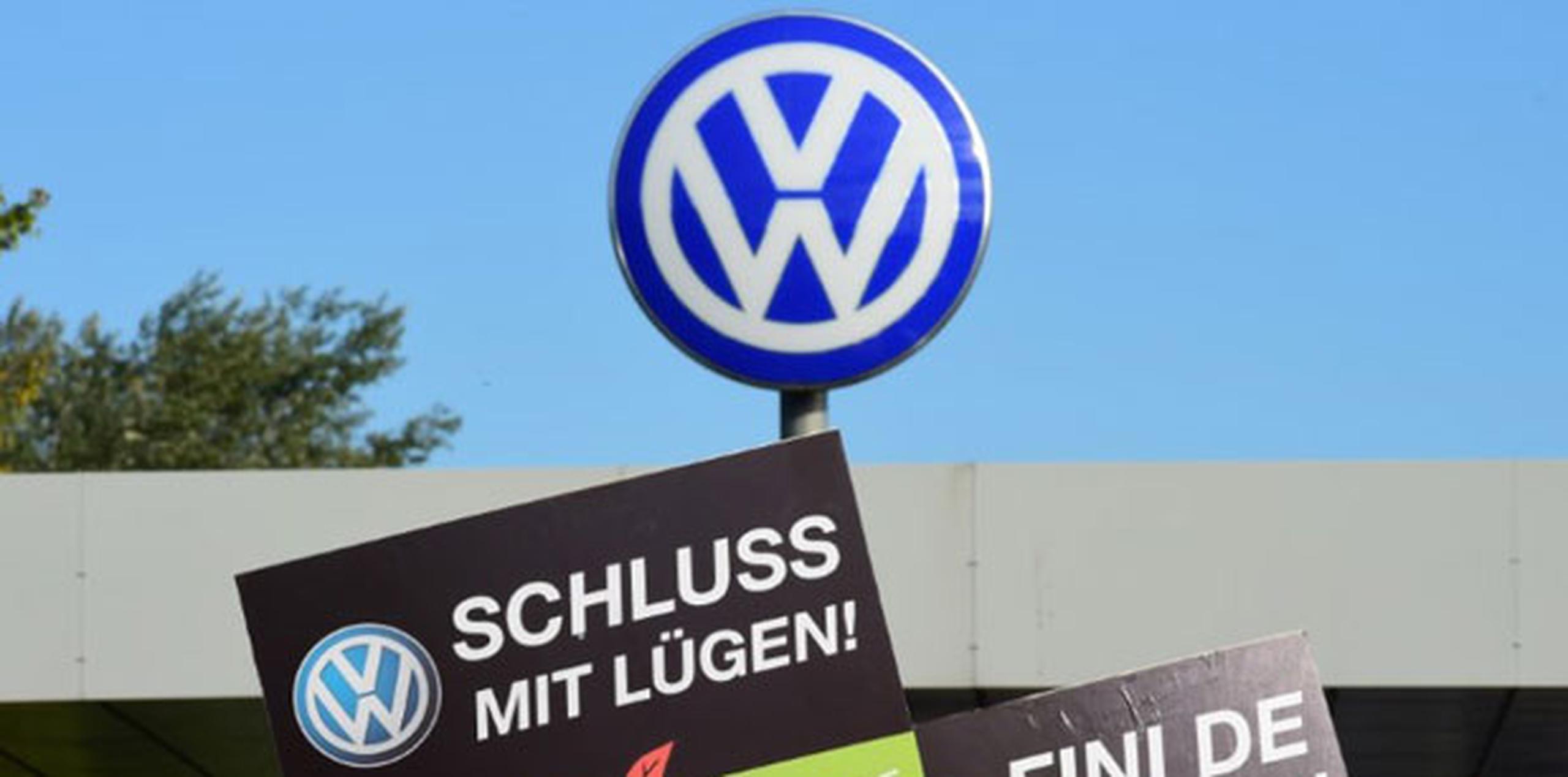 Unos 11 millones de coches diésel de VW fabricados desde 2008 están afectados por el escándalo. (AFP / JOHN MACDOUGALL)