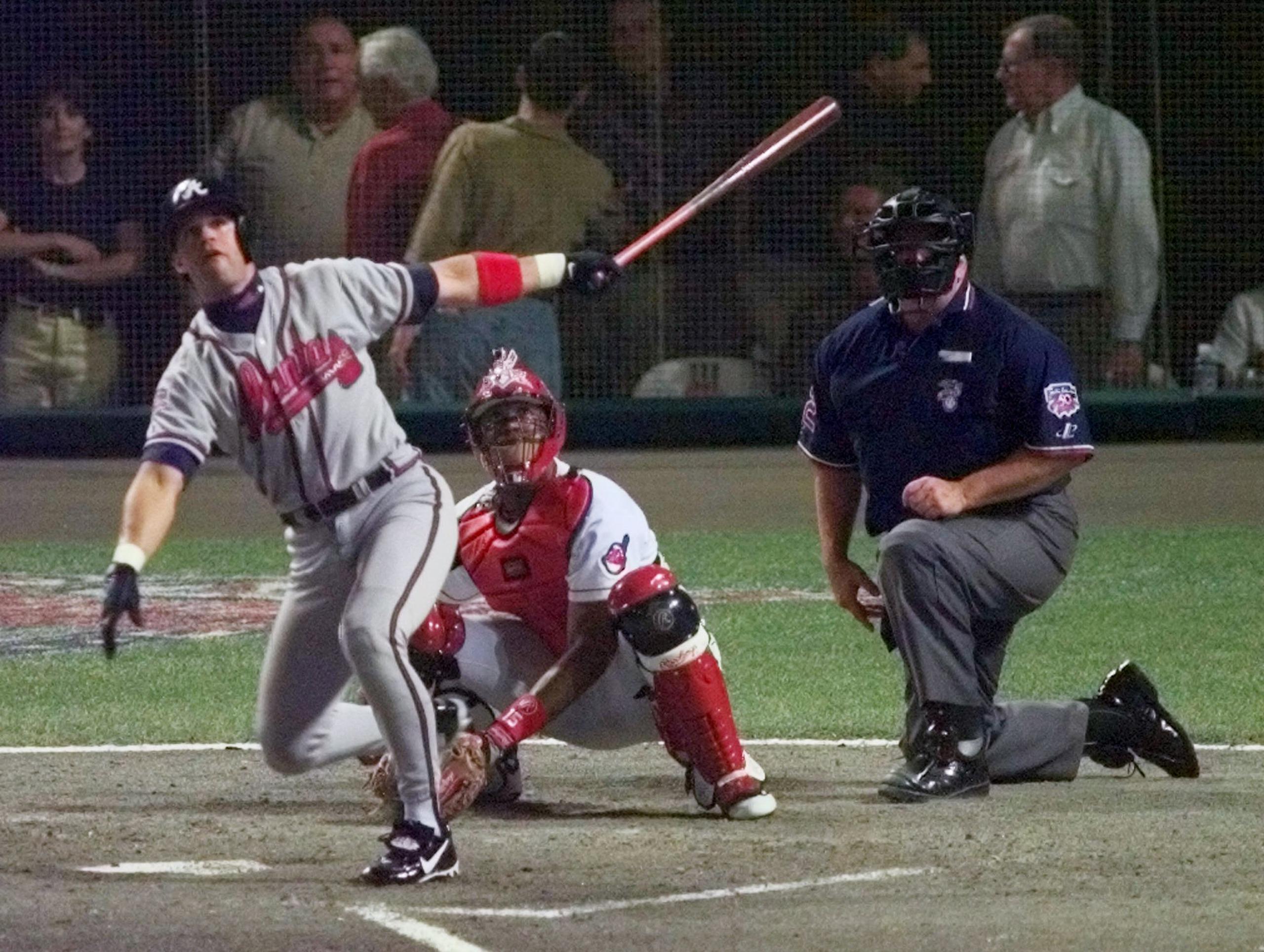 Javier López y los Braves de Atlanta vencieron a los Indios de Cleveland en seis juegos durante la Serie Mundial de 1995.