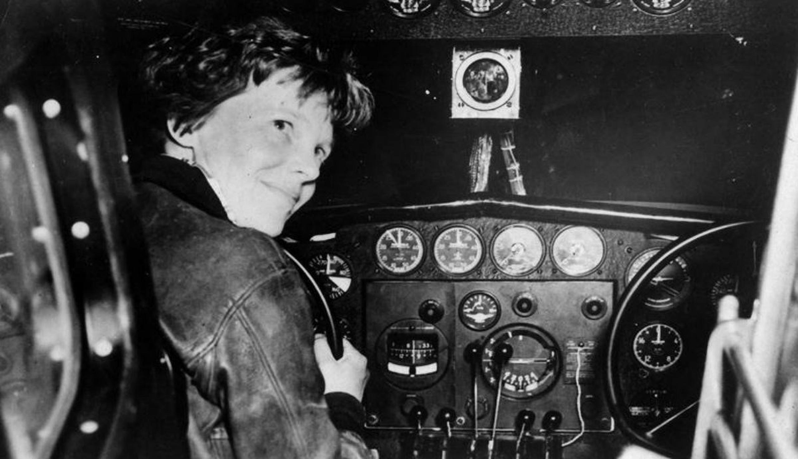 Amelia Earhart fue la primera mujer piloto en realizar un vuelo sola a través del océano Atlántico. (EFE)