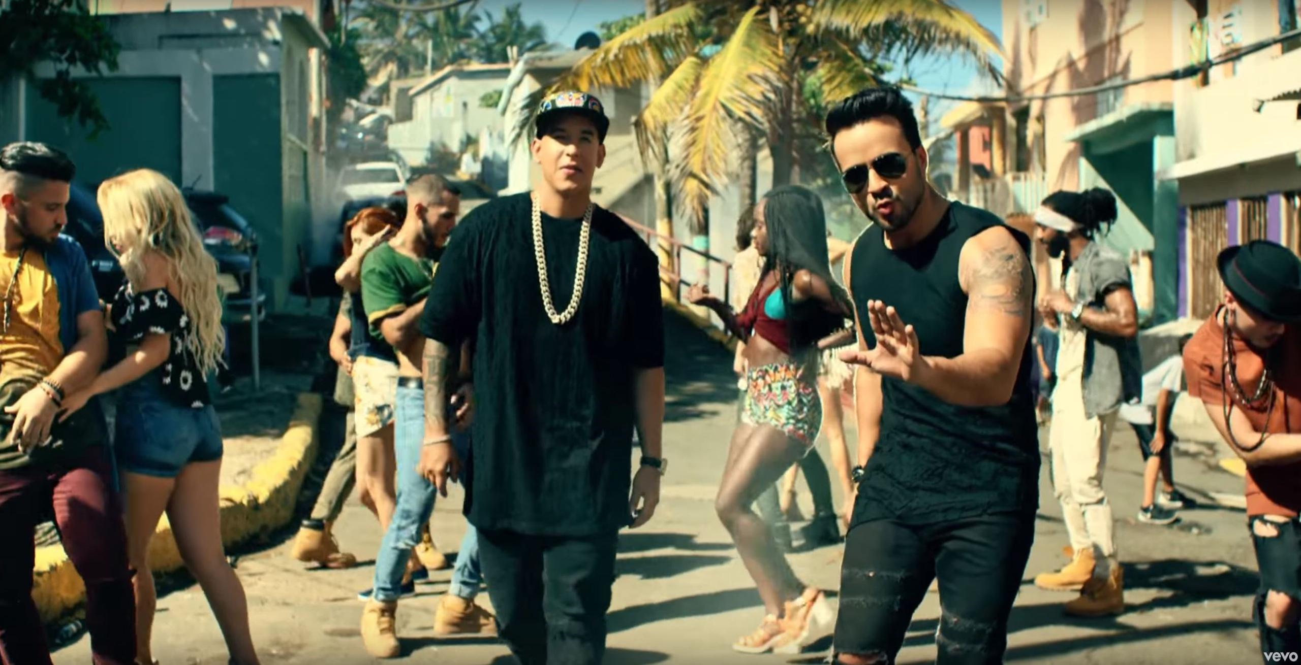 Daddy Yankee y Luis Fonsi en una toma del vídeo musical "Despacito". (GFR Media)