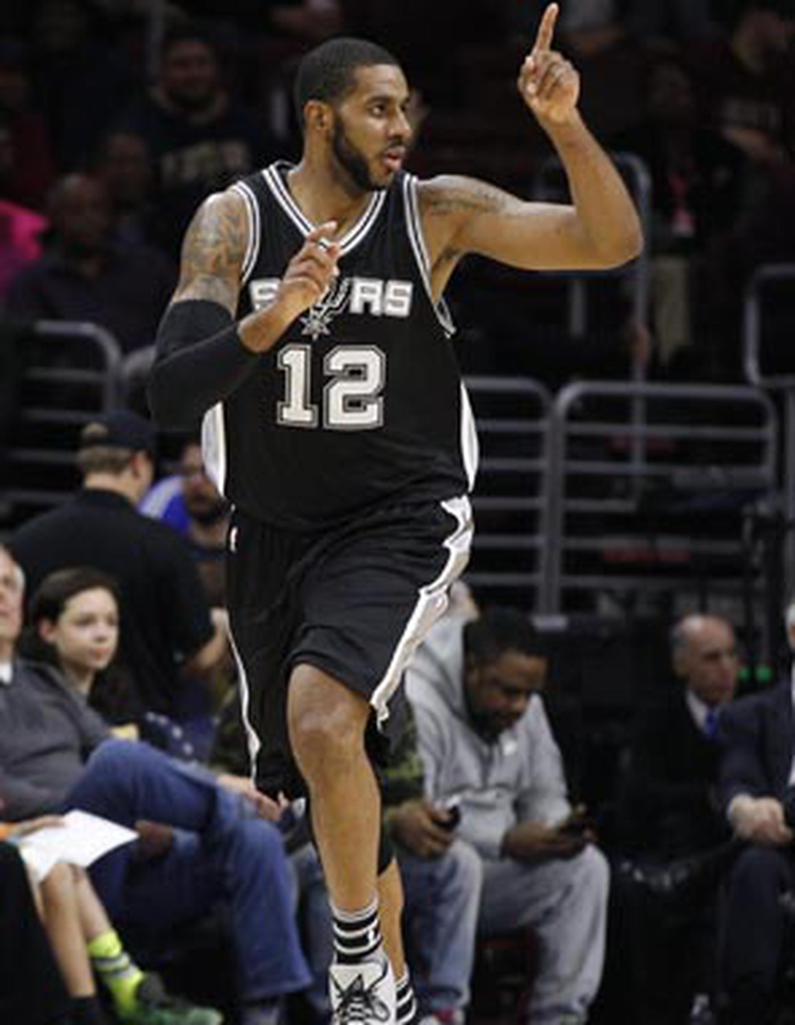 LaMarcus Aldridge lideró a los Spurs con 26 puntos. (AP)