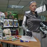 Venden pieza de arte de la robot Sophia por 688,888 dólares