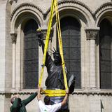 Francia envía réplica pequeña de la Estatua de la Libertad a Estados Unidos
