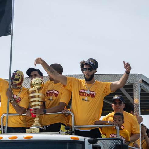 Gigantes de Carolina celebran su campeonato del BSN