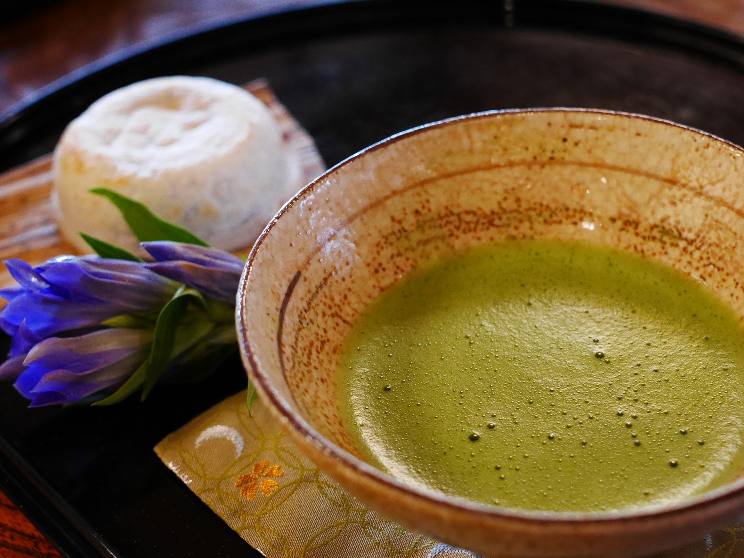 El matcha es la forma más concentrada y pura de las hojas de té verde, potencializando sus beneficios. (Pixabay)
