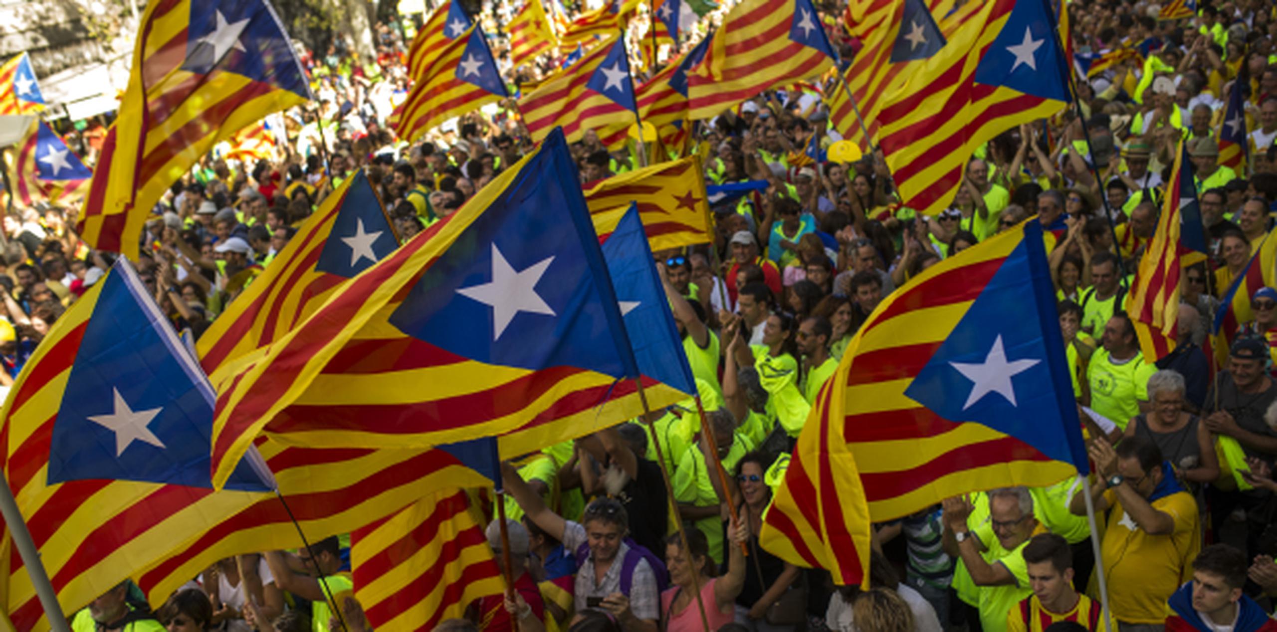 Miles de catalanes volvieron a reclamar el lunes su derecho a votar por la independencia. (AP/Francisco Seco)
