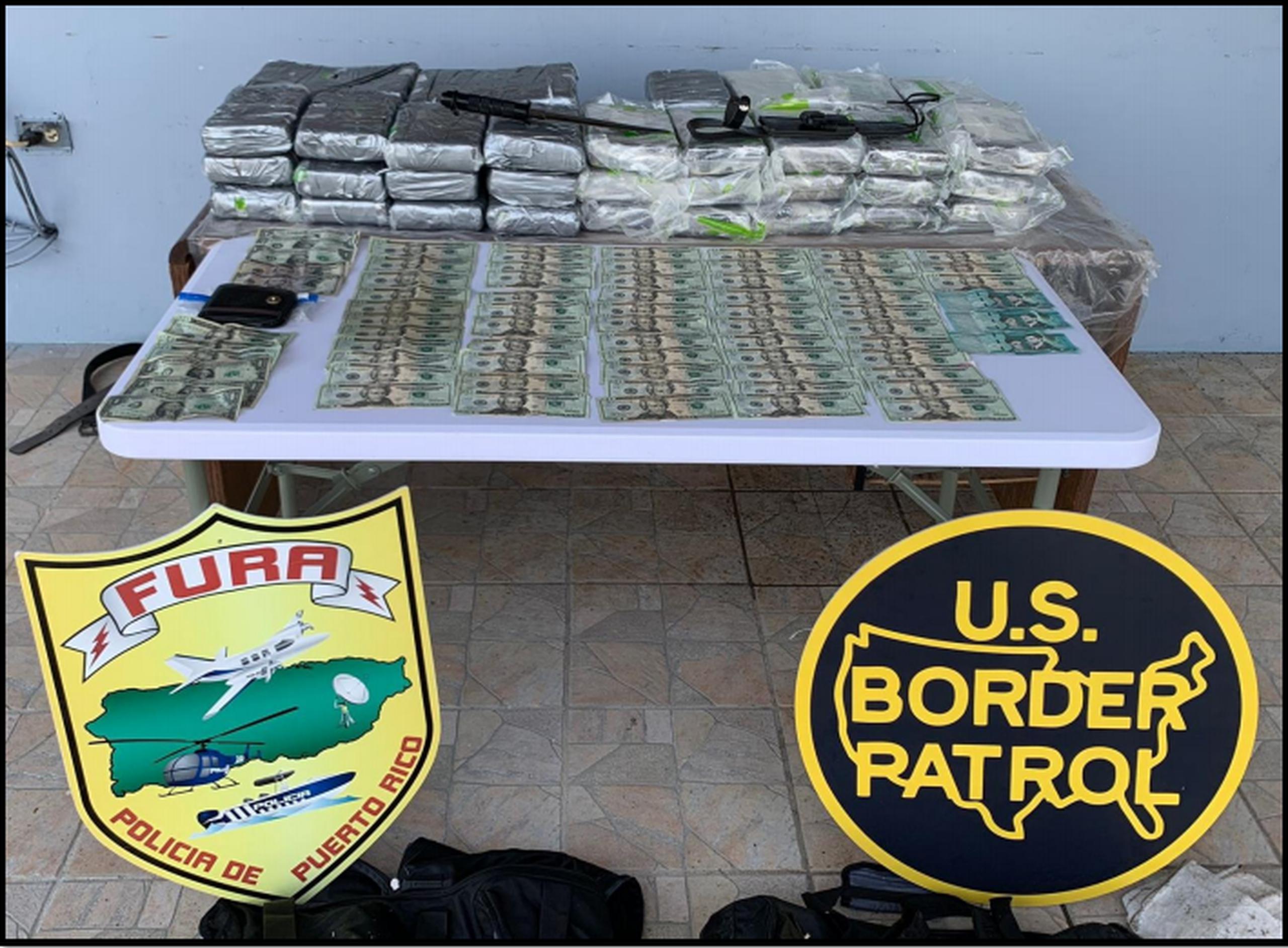 Un cargamento de cocaína fue ocupado en una embarcación a cuatro millas náuticas de la costa de Aguada.