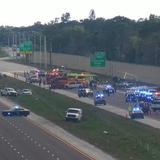 Avioneta se estrella sobre un vehículo en una autopista de Florida