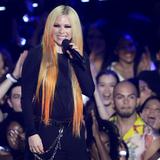 Avril Lavigne celebra 20 años de éxito con una estrella en Paseo de la Fama 
