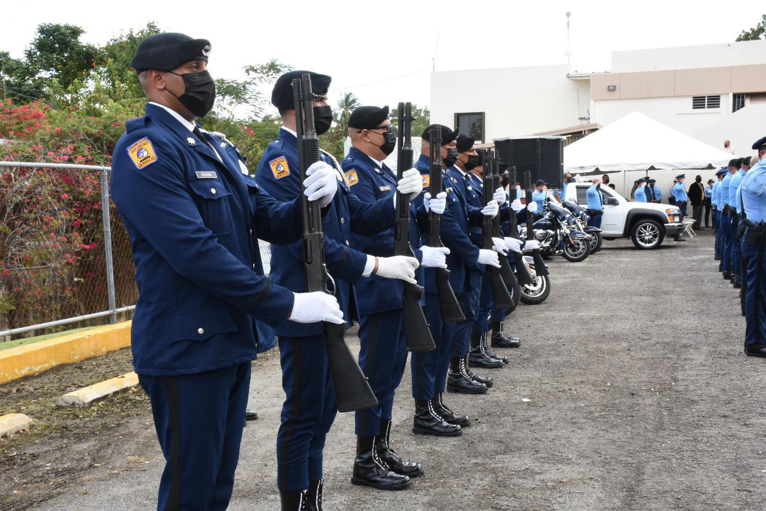 Ceremonia de honras fúnebres en memoria de la teniente coronel Jazmín Pérez Mauras, de 51 años, con 30 años de servicio en el Negociado de la Policía.