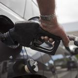 Gasolina regular supera el dólar a una semana iniciada la guerra 