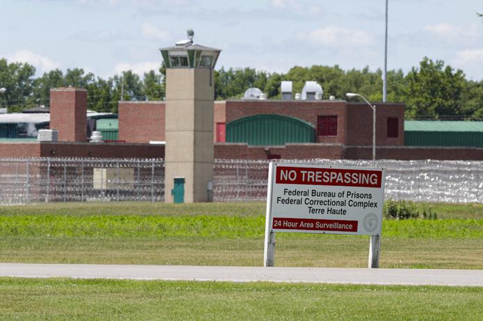 La entrada de la prisión federal en Terre Haute, Indiana.