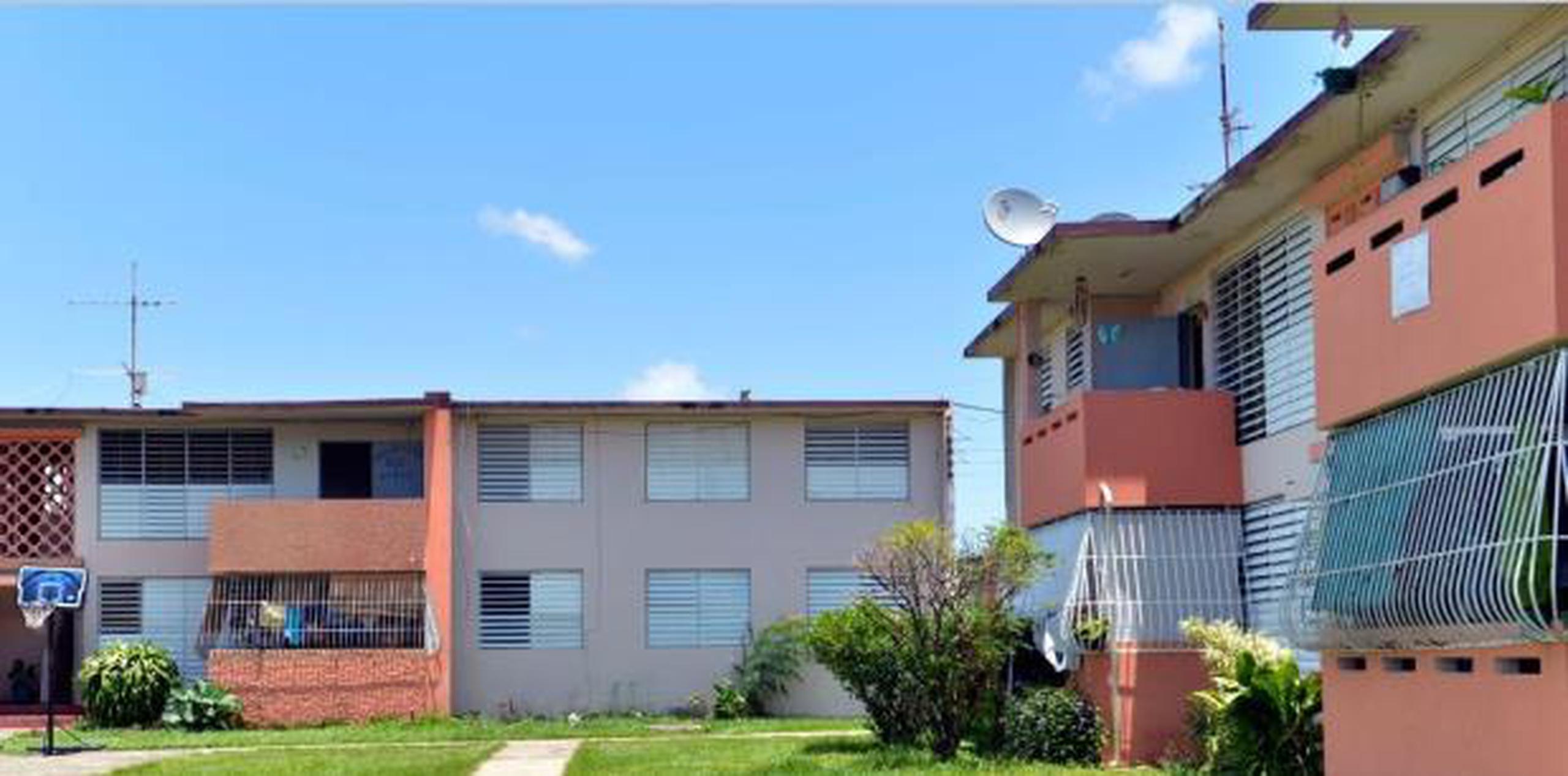 Además de la falta de inventario, Vivienda Pública necesita más dinero para poner al día a las antiguas edificaciones. (Archivo)