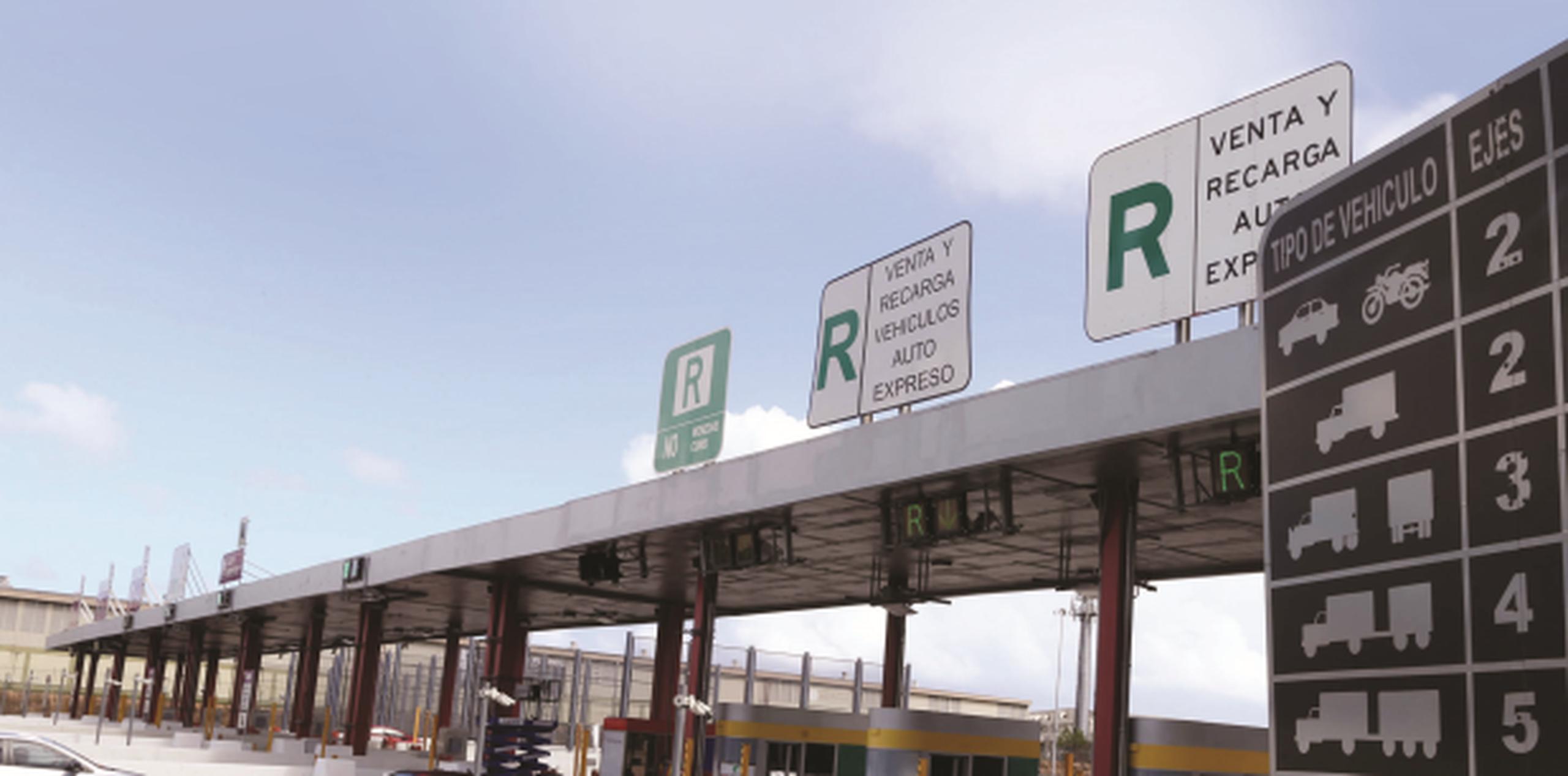 En el tramo de Metropistas en la PR-22, si se viaja en dirección este, el conductor de vehículos ligeros o de turismo verá una reducción de $4.50 a $4.45. (Archivo)
