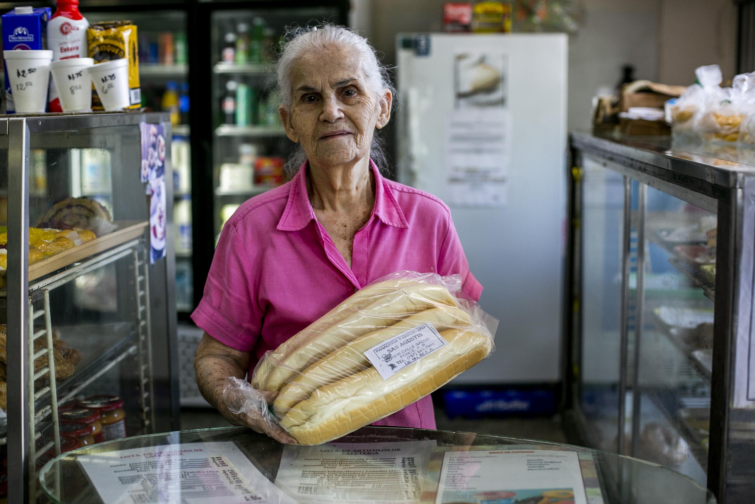 Desde 1980, doña Gladys mantiene la fórmula secreta del pan dulce de la panadería San Agustín, que ni el mismo panadero conoce.  