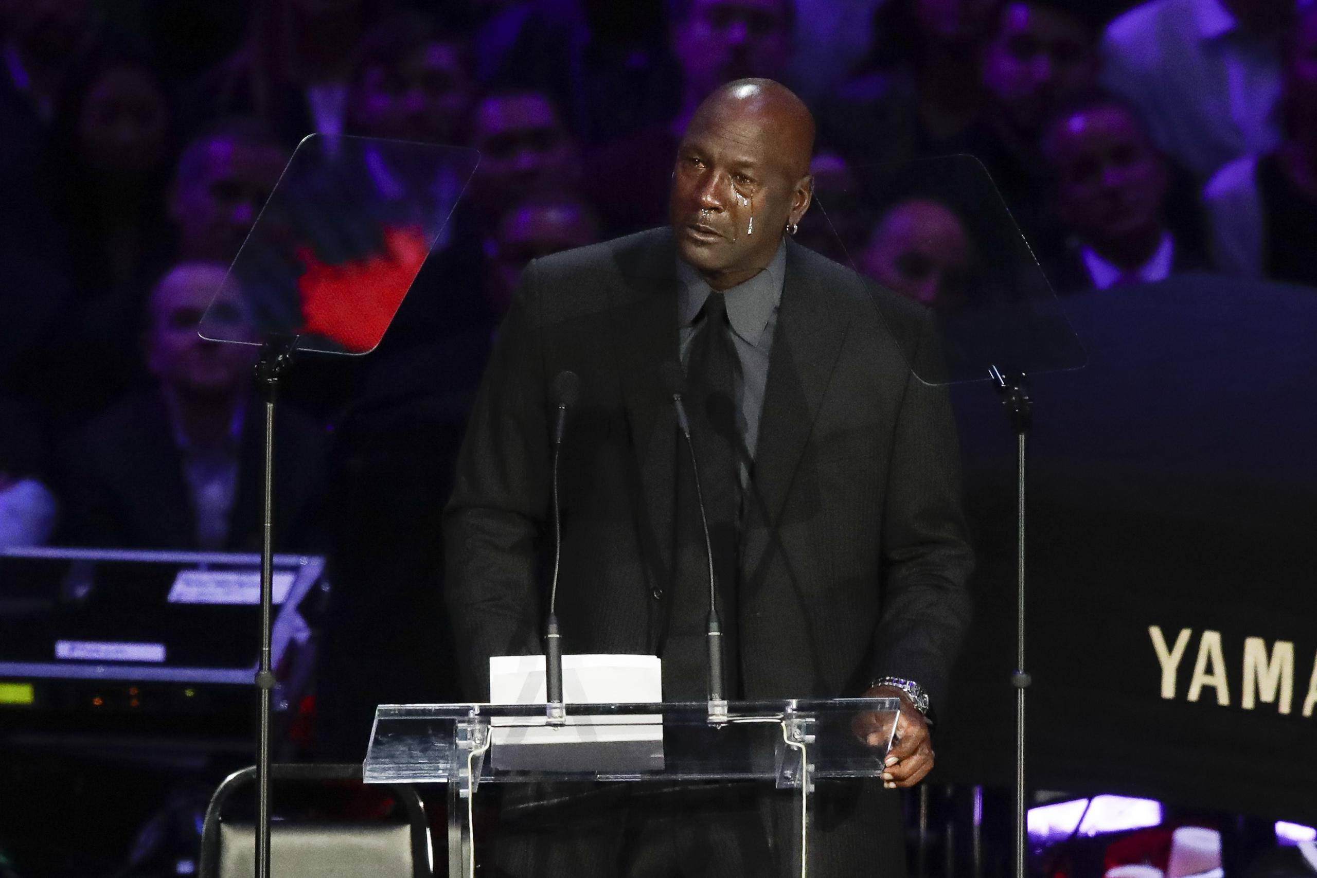 Michael Jordan reveló que Kobe Bryant y él se texteaban constantemente, y que el Black Mamba, siempre le pedía consejos para mejorar como jugador, esposo y padre.