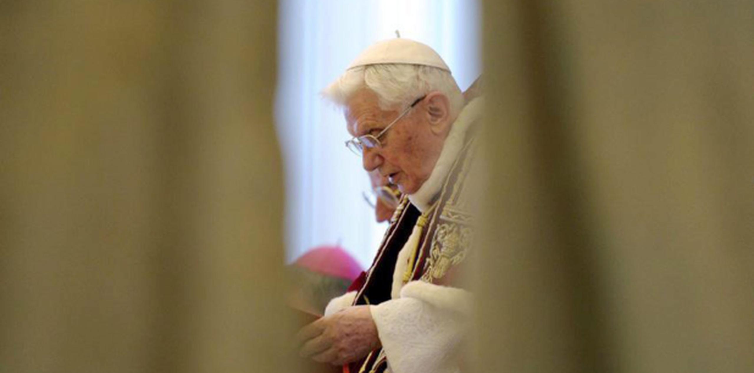 El viernes reveló que el papa Benedicto XVI destituyó a casi 400 sacerdotes en el lapso de dos años por abusar sexualmente de niños. (Archivo)